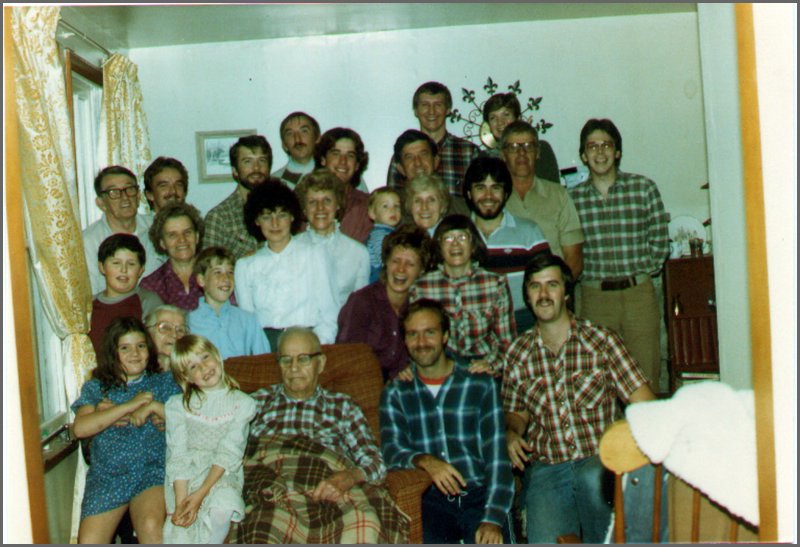 1982 Christmas-.jpg