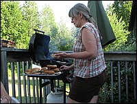 030 Karin Fipping burgers.jpg