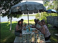 035 Eating in the shade.jpg