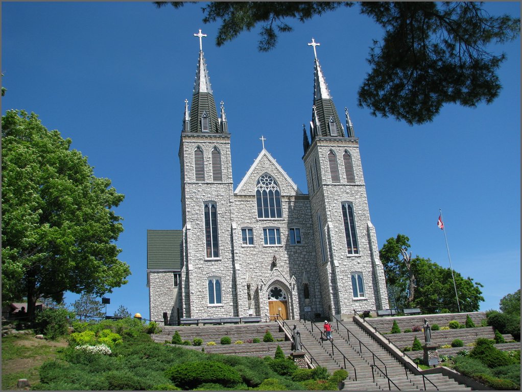 Martyrs' Shrine 000.jpg