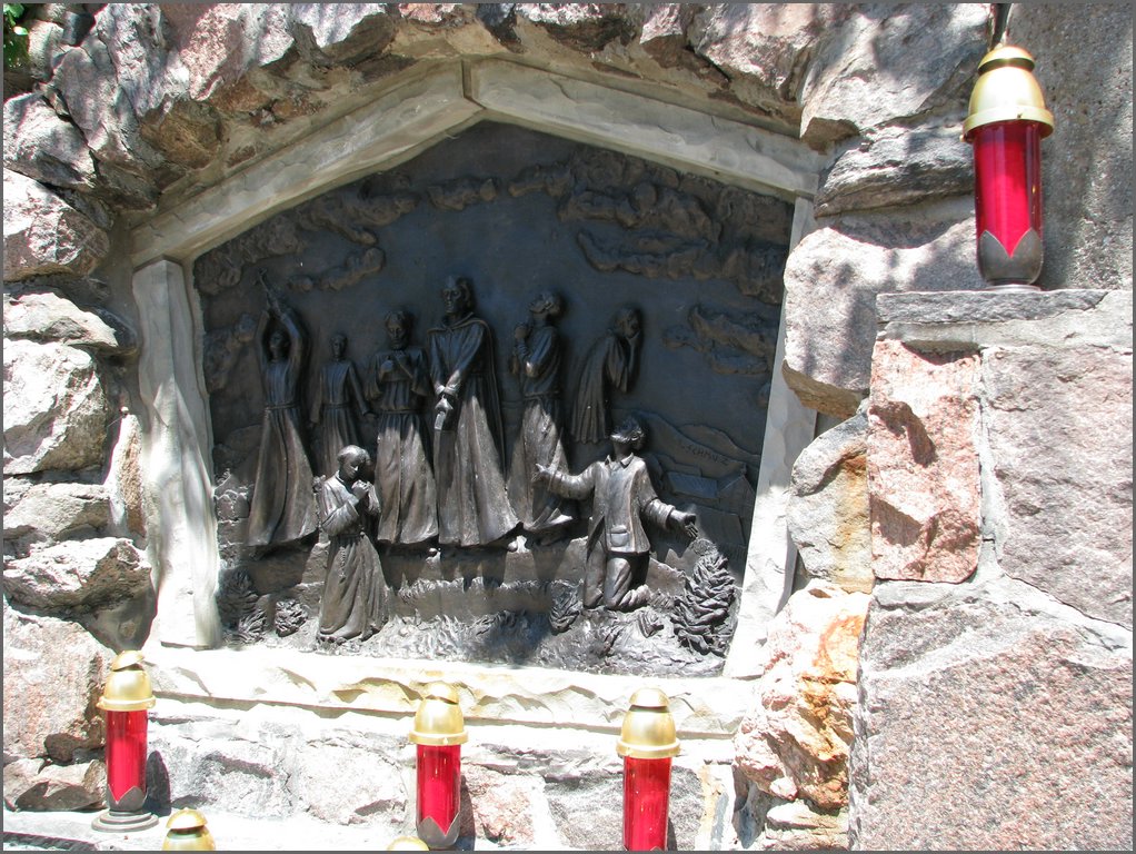 Martyrs' Shrine 031.jpg