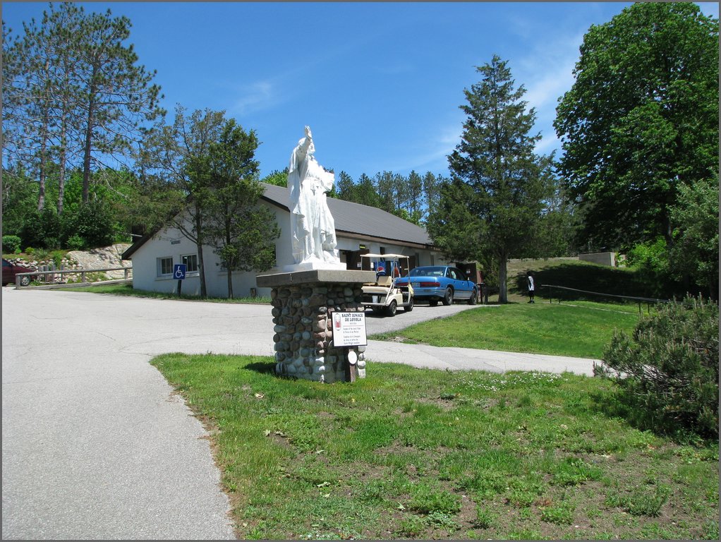 Martyrs' Shrine 036.jpg