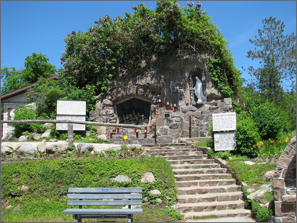 Martyrs' Shrine 048.jpg