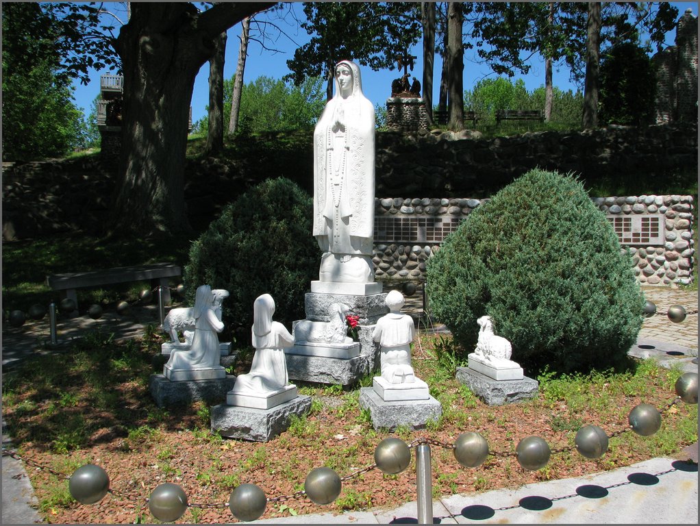 Martyrs' Shrine 065.jpg