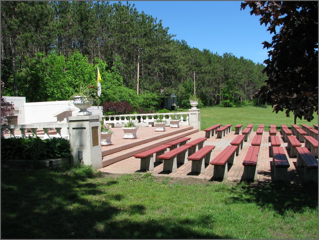 Martyrs' Shrine 081.jpg