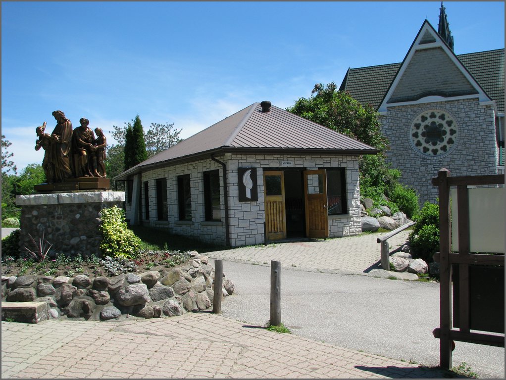 Martyrs' Shrine 136.jpg