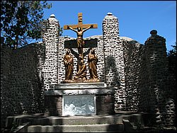 Martyrs' Shrine 012.jpg