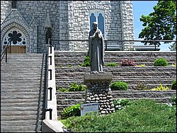 Martyrs' Shrine 042.jpg