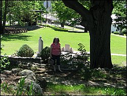 Martyrs' Shrine 102.jpg
