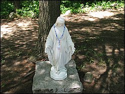 Martyrs' Shrine 121.jpg