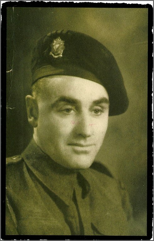 Leo Kelly, Signaller WWII.jpg