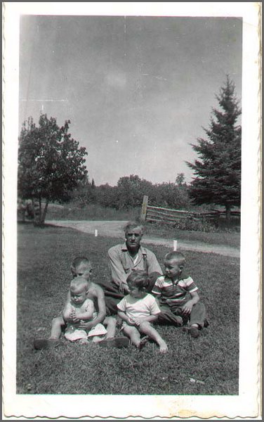 Eric_Karen_Grandpa_Susan_Fred.jpg