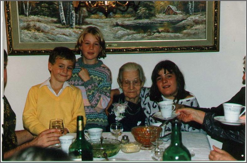 Grandma&Greatgrand_Kids.jpg
