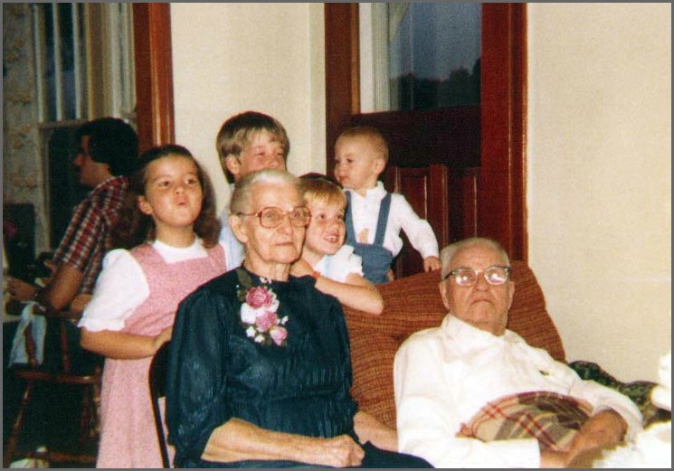 Grandma, Grandpa, Mandy, Andrew, Katie, Steven.jpg
