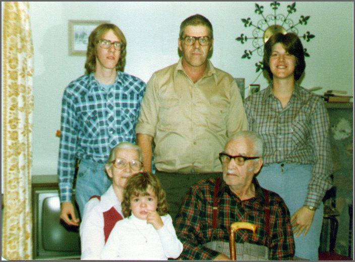 Jamie_Stanley_Lisa_Grandma_Grandpa_Mandy_Oct_1979.jpg