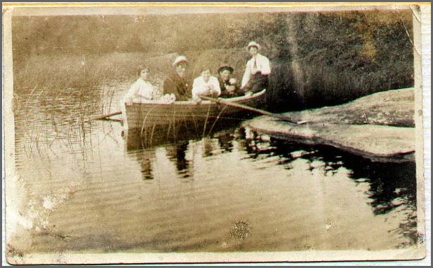 canoe_on_Wolfe_Lake.jpg