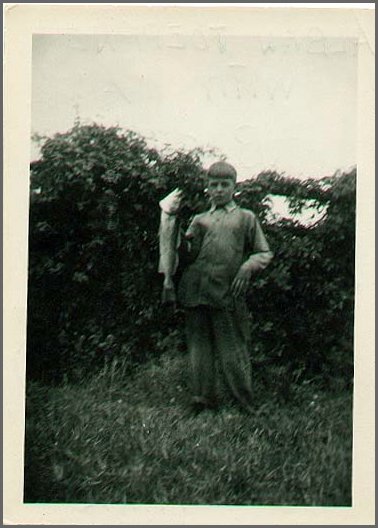 Bunny_With_Large_Pickeral_From_Mud_Lake.jpg