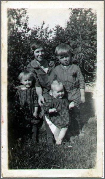 Grandma_Fred_Georgie_Irma.jpg