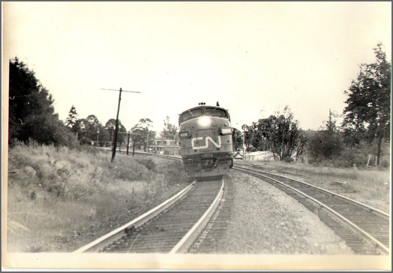 B&W - Cn Train.jpg