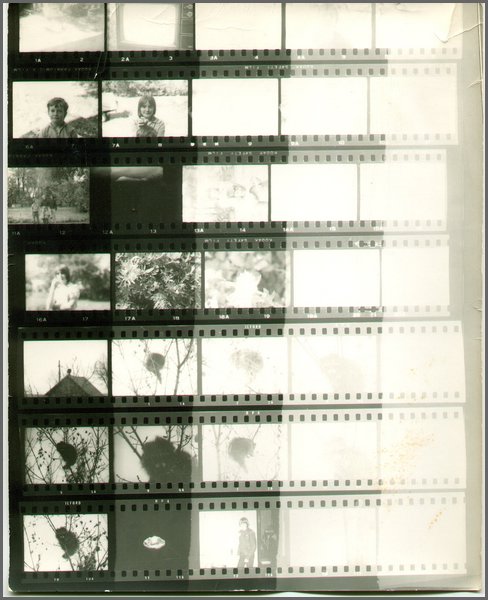 B&W - Contact 3.jpg
