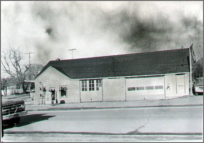 B&W - Gas Station.jpg