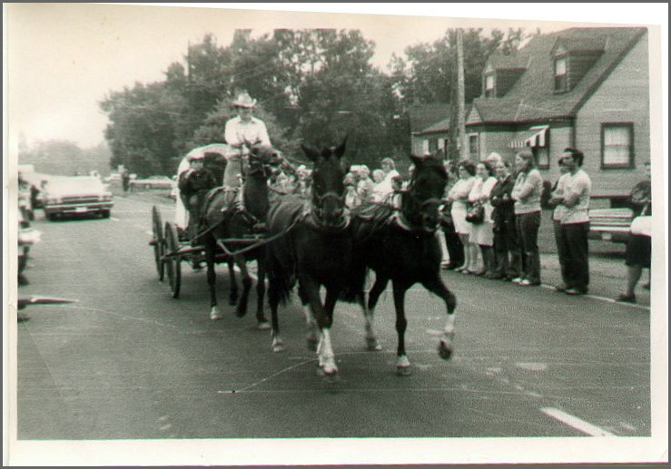 B&W - Nipissing 100'th Parade 2.jpg