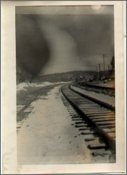 B&W - Train Tracks.jpg