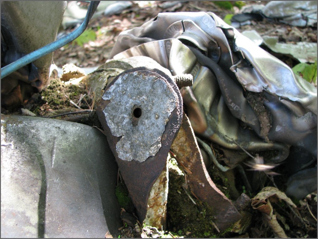 CF100 Crash Site May 2008 38.JPG