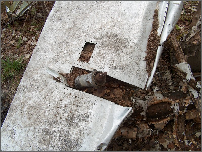 CF100 Crash Site 18.jpg