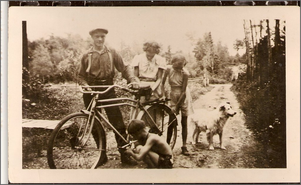 1938-08 Paul, Marie, Yvonne&Betty.jpg