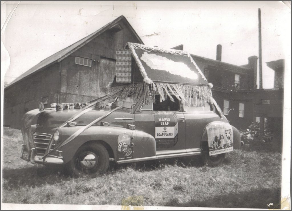 JW Cox parade float 1947.jpg