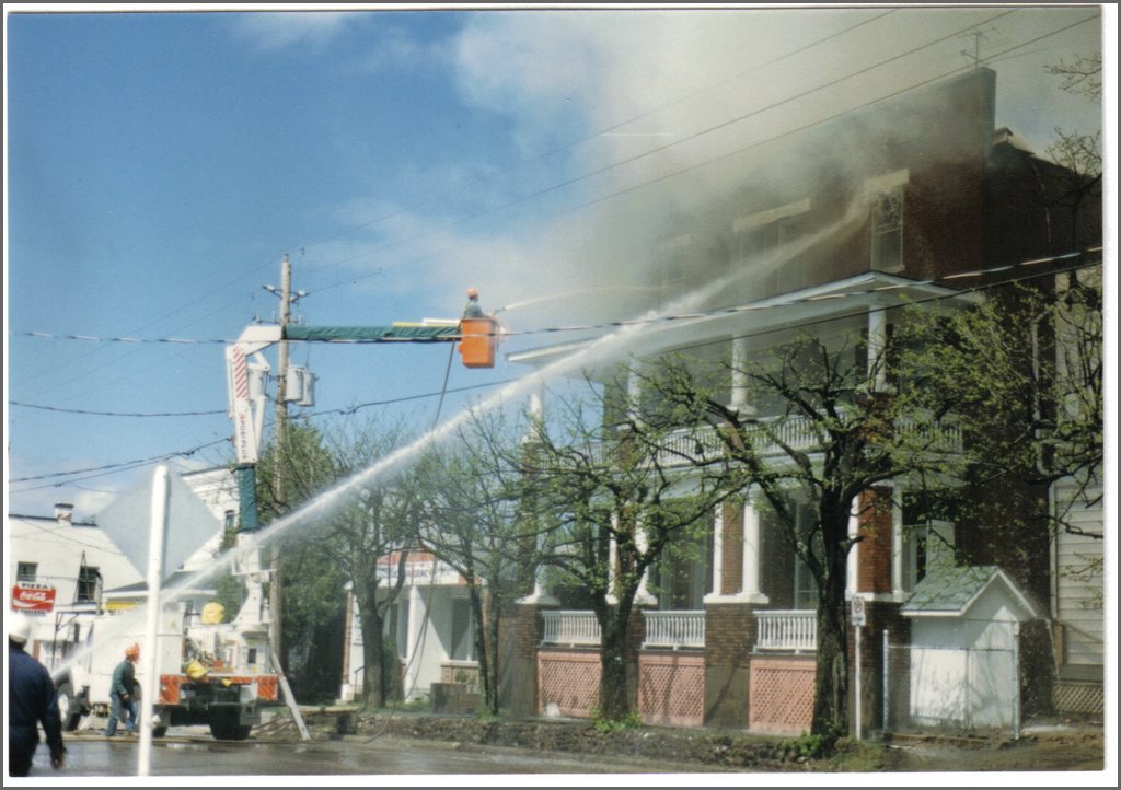 roy van lodge fire 1987.jpg