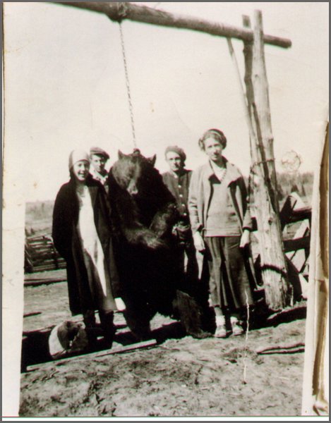 Berna, Joe,Gathie&Simon Mechefske 1936.jpg