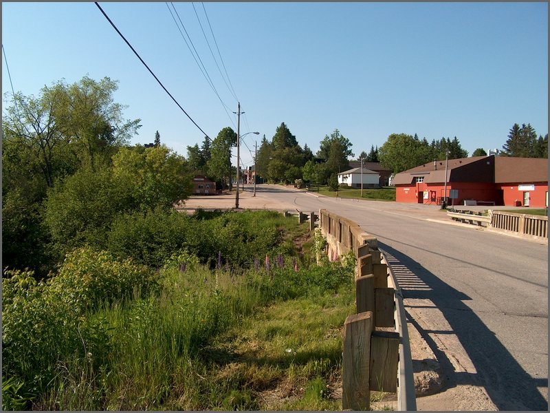 Powassan June 2006 n.JPG