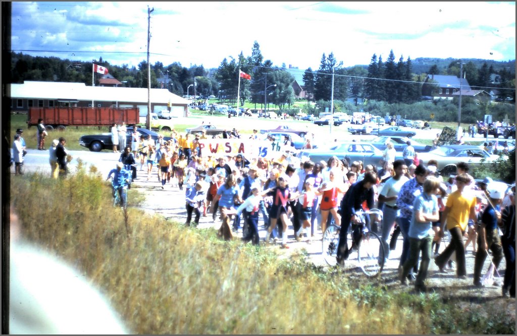 1972-09 Fall Fair Papade 01.JPG