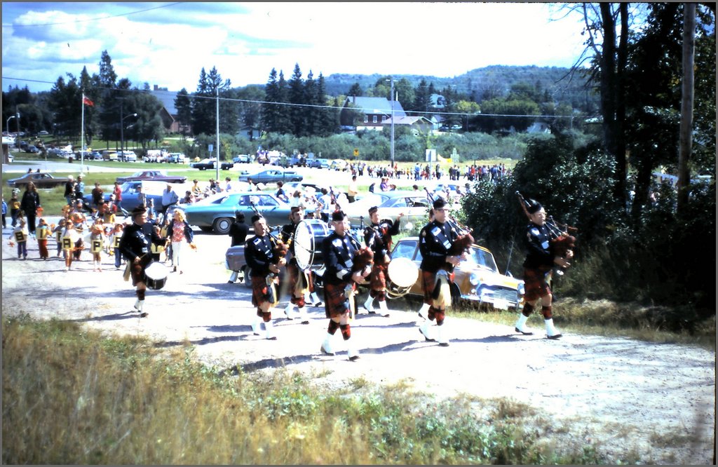 1972-09 Fall Fair Papade 02.JPG