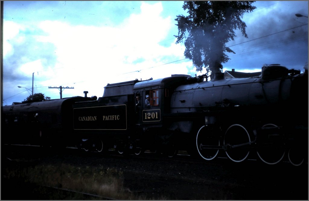 1982-08 Steam Train Powassan 16.JPG