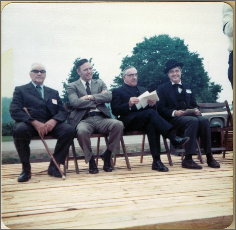 Herb Toeppner unveilied Nipissing Plaque.jpg