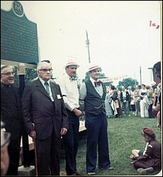 Herb Toeppner unveiling Nipissing Plaque.jpg