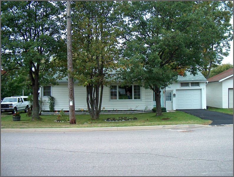  142 Chisholm St.jpg