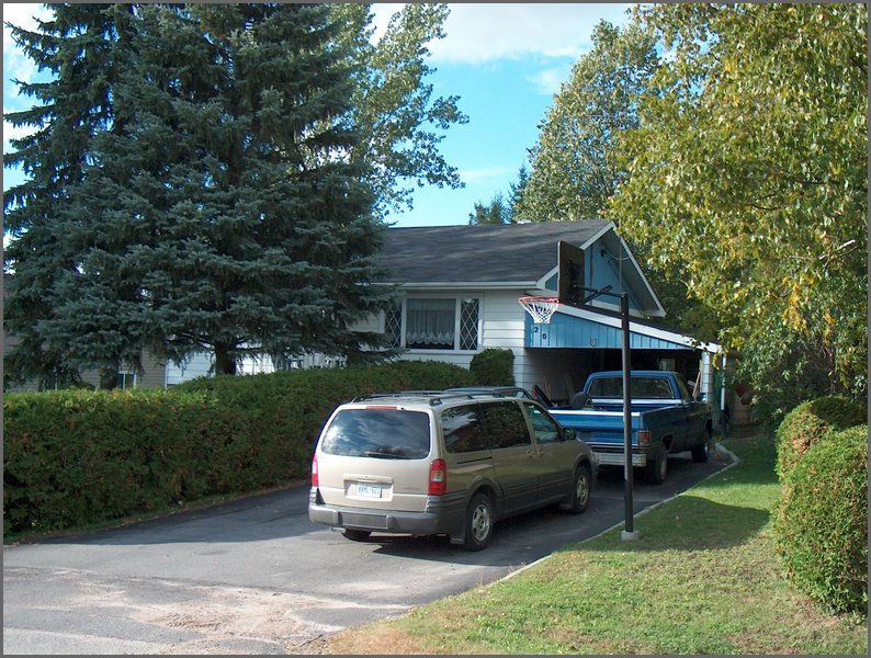  18 Valleyview Dr E.jpg