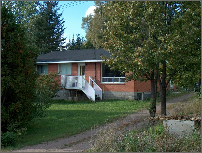 20 Valleyview Dr E.jpg