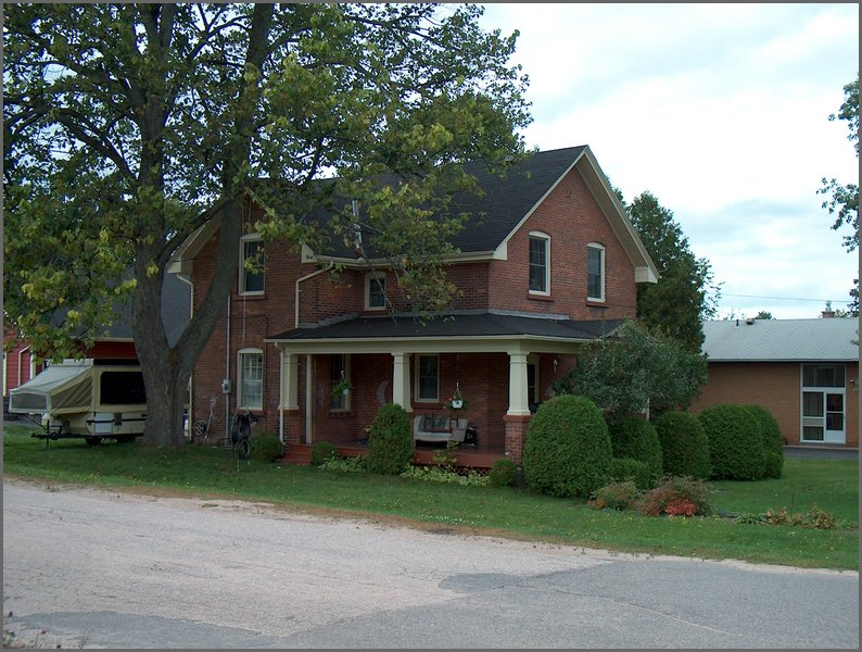  250 Chisholm St.jpg