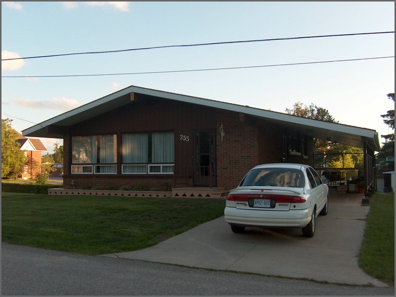  253 Armstrong St.jpg