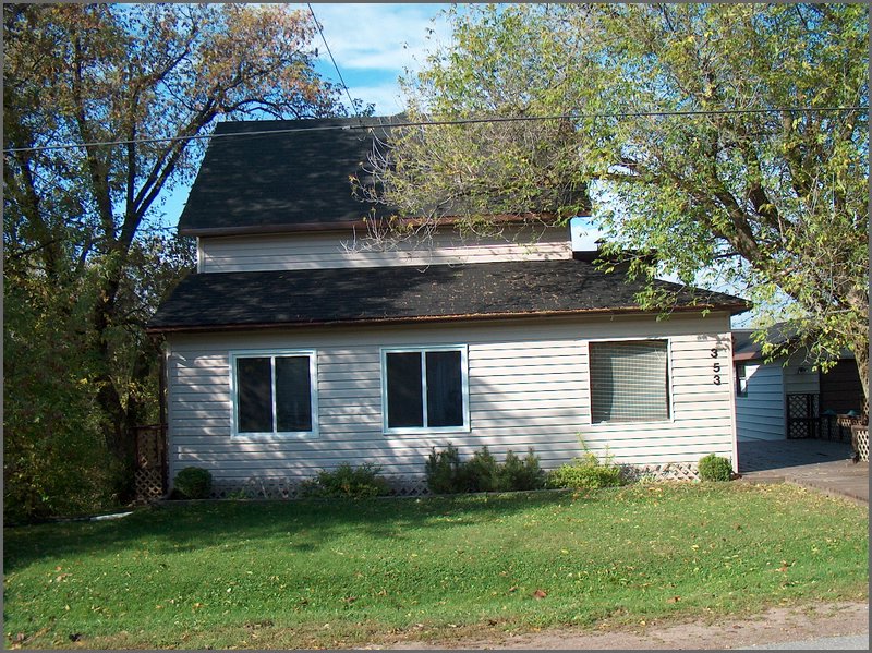 353 Bridge St.jpg