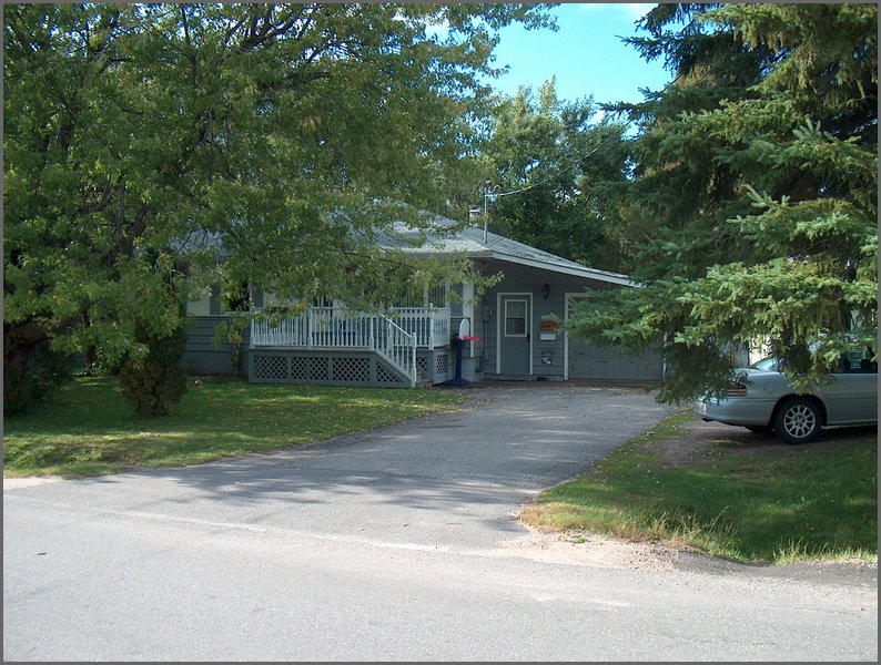  42 Valleyview Dr E.jpg