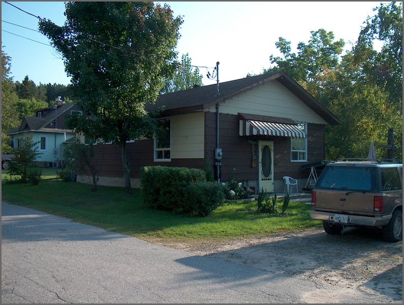 75 Queens Ave.jpg