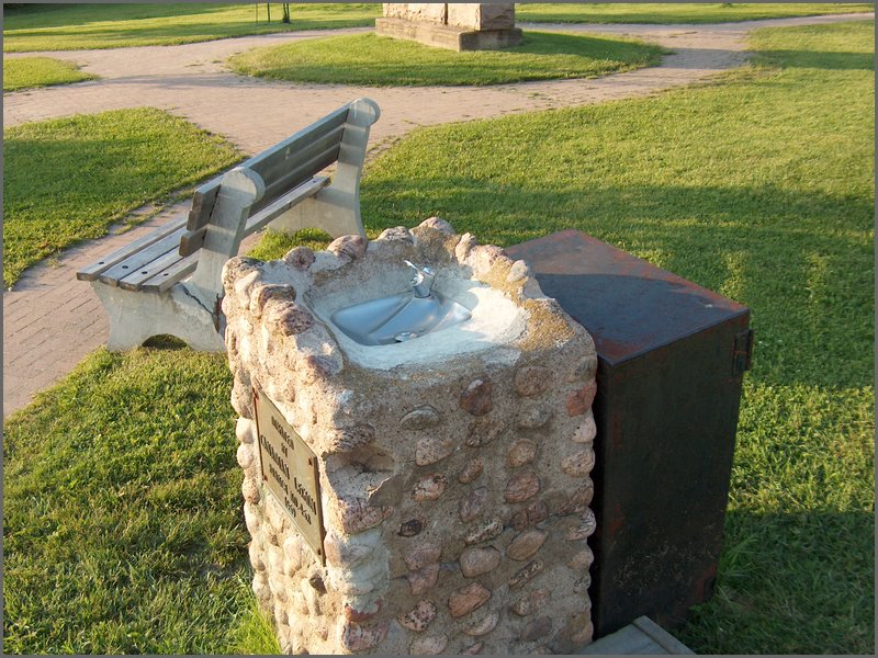 Memorial Park Fountain 1.jpg