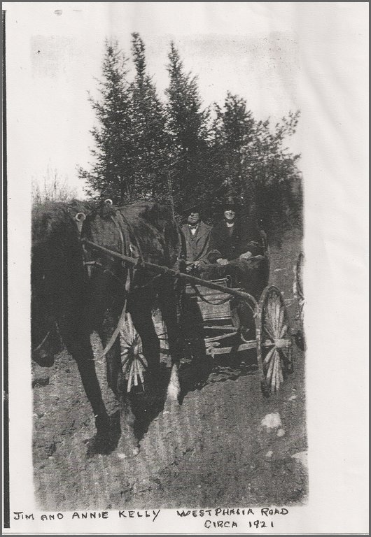 Jim and Annie Kelly Westphalia Road 1921.jpg