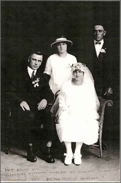 Pat Kelly and Gertrude Aultman 1923.jpg